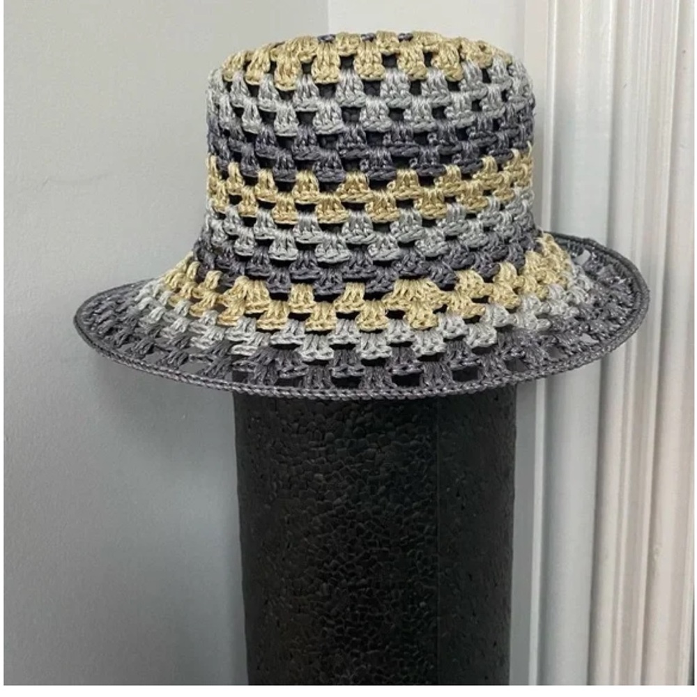 Solid & Striped the bucket hat NWT